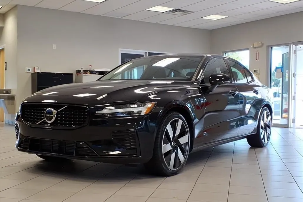 2024 Volvo S60 Recharge Ultimate photo 1