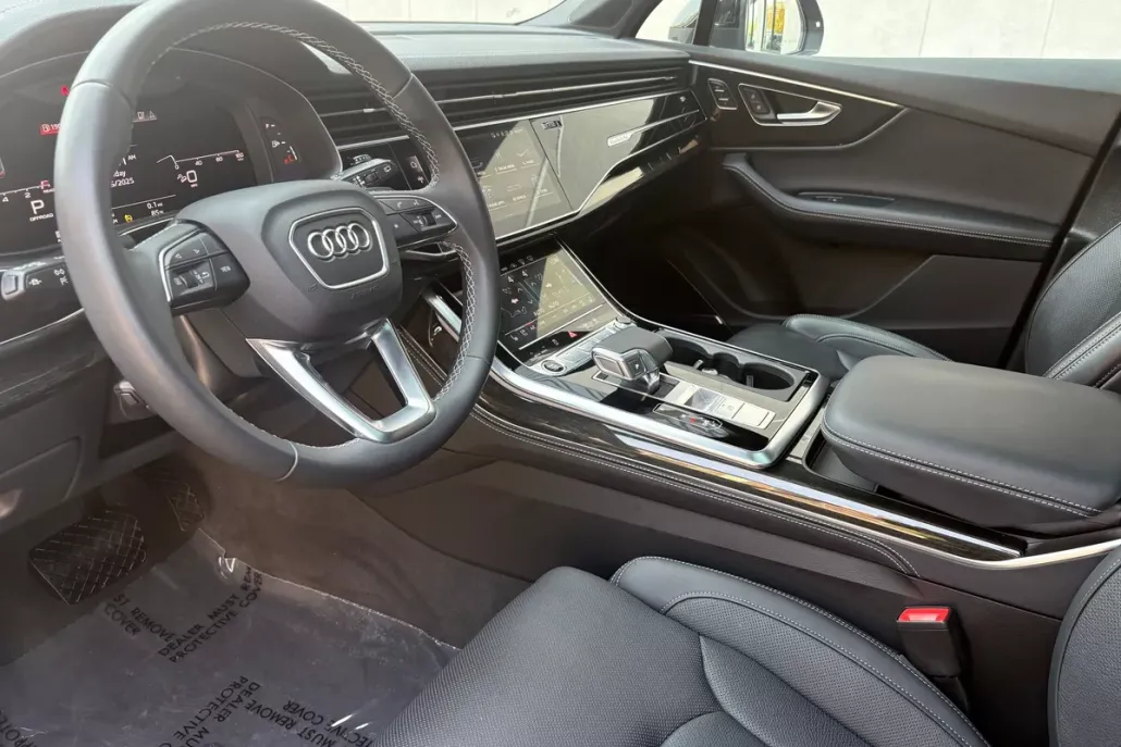 2025 Audi Q7 Prestige 55 photo 1