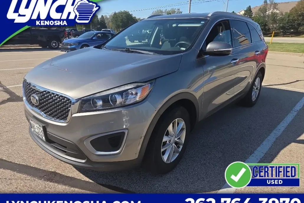 2017 Kia Sorento LX photo 1