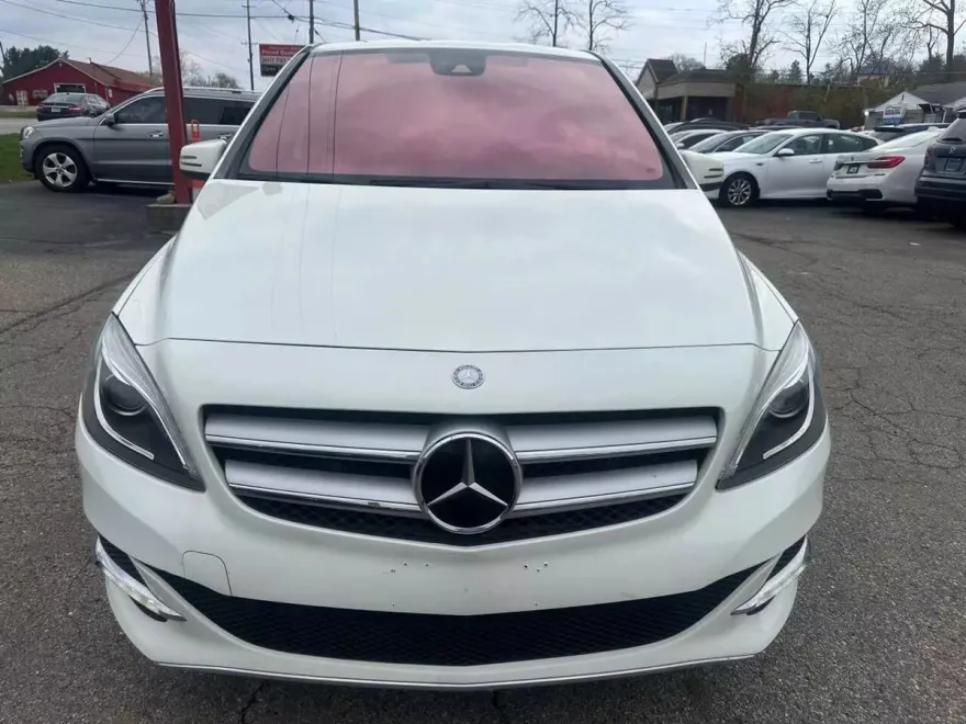 2016 Mercedes Benz B photo 1