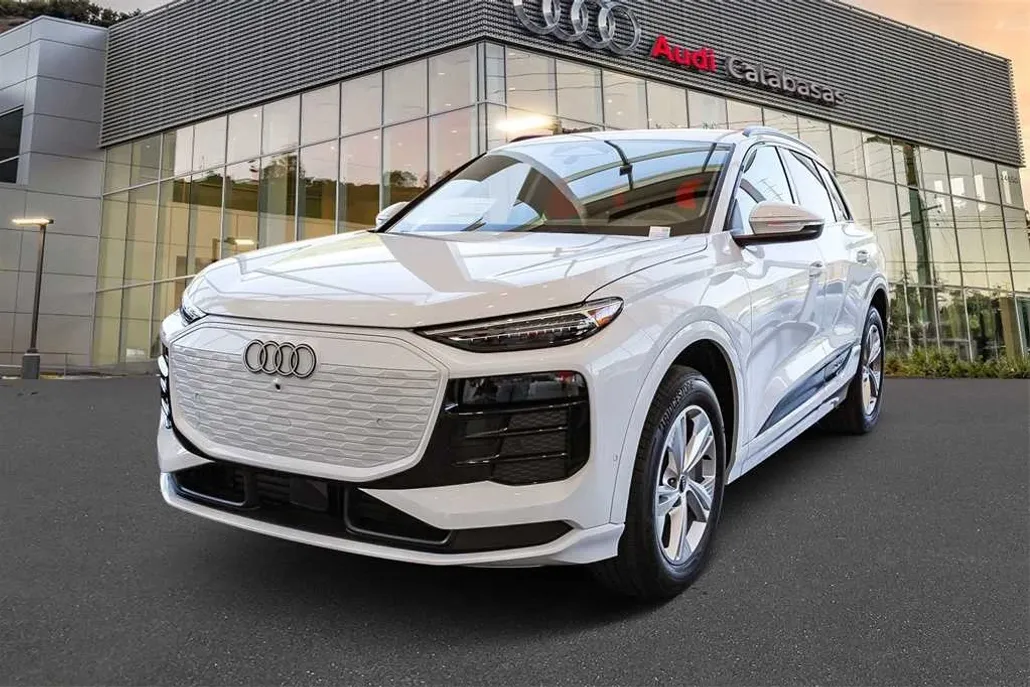 2025 Audi Q6 E-tron Premium Plus photo 1