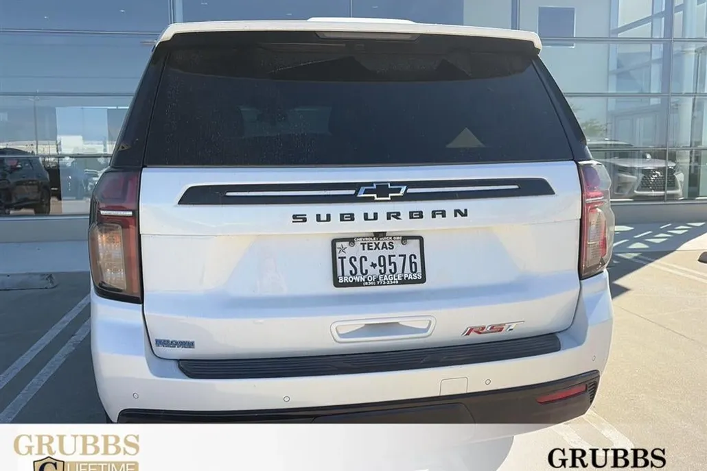 2024 Chevrolet Suburban RST photo 1