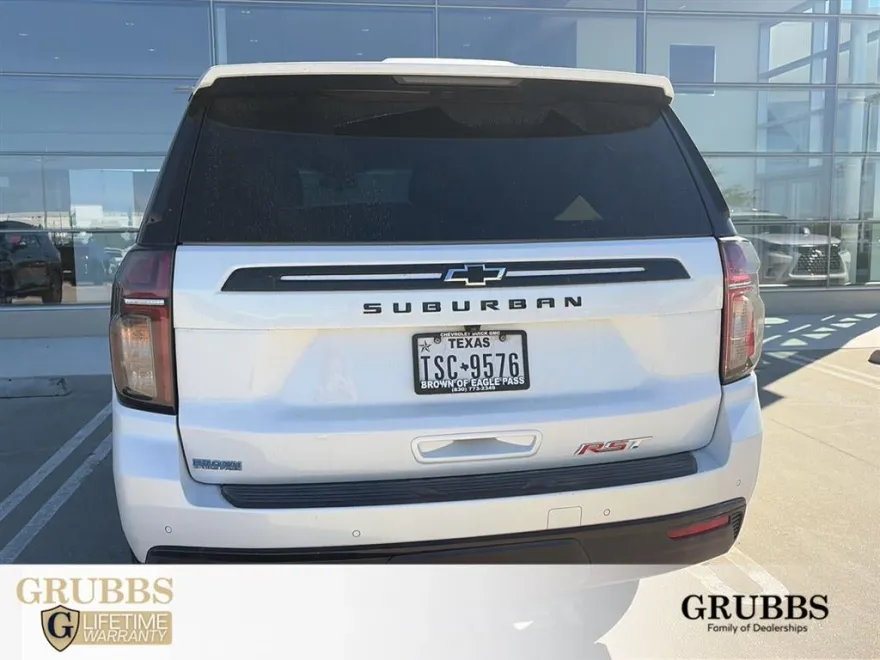 2024 Chevrolet Suburban RST photo 1
