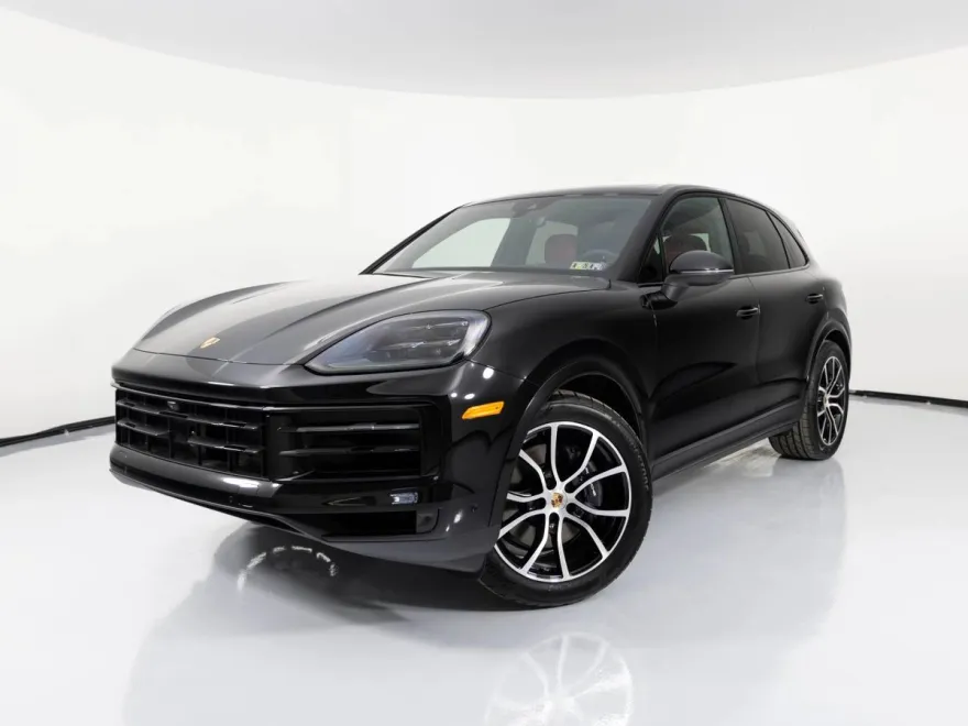 2025 Porsche Cayenne photo 1
