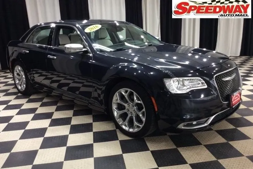 2016 Chrysler 300 Platinum photo 1