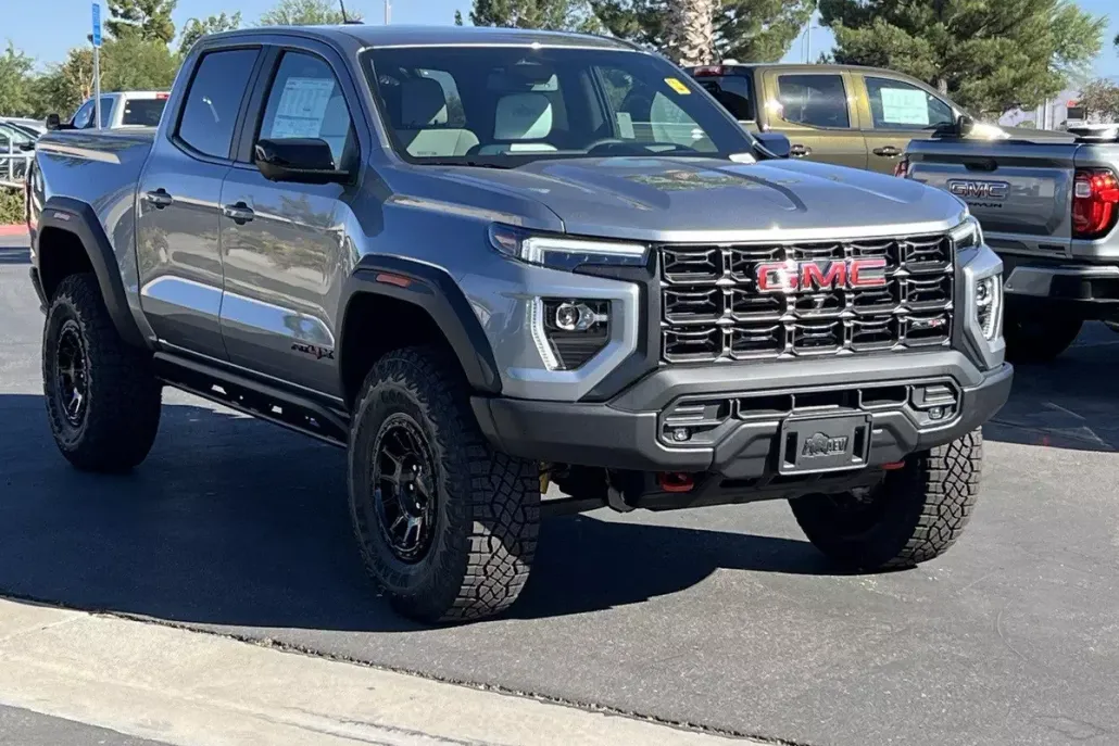 2024 Gmc Canyon AT4X photo 1