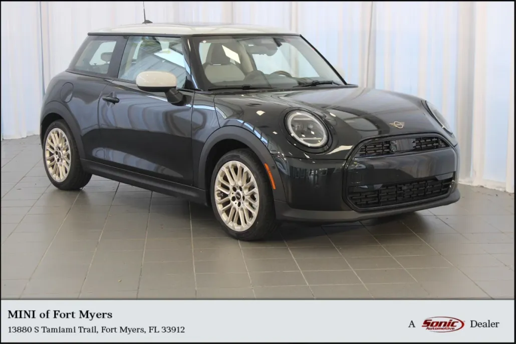 2025 Mini Cooper Signature photo 1