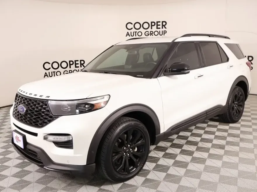 2020 Ford Explorer ST photo 1