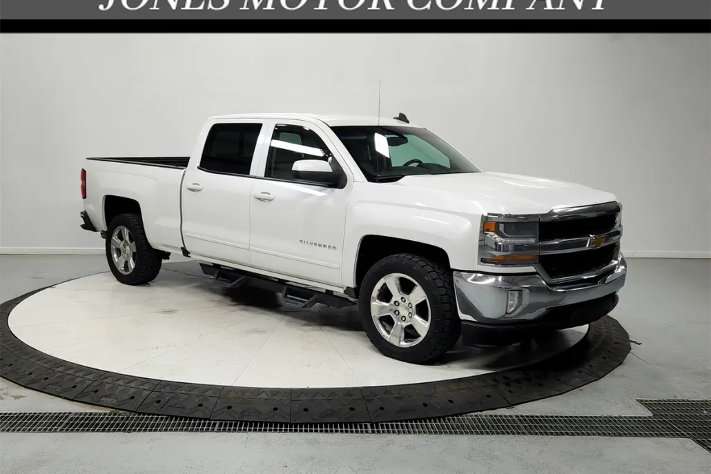 2016 Chevrolet Silverado 1500 LT photo 1
