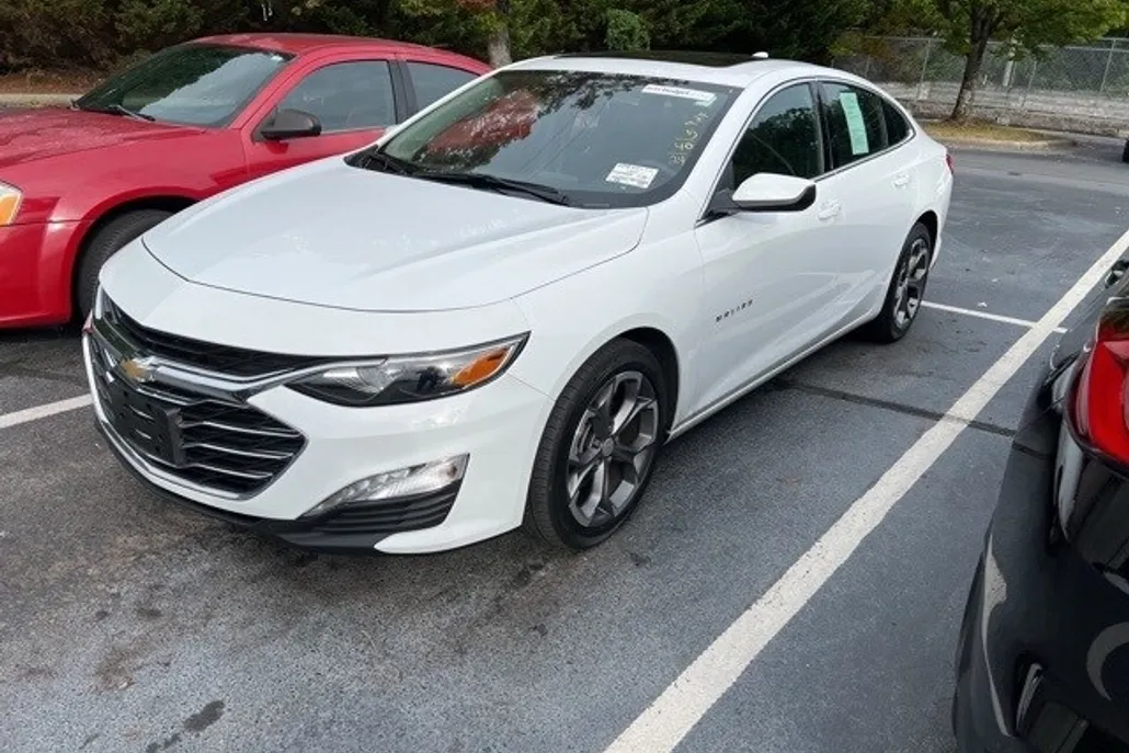2024 Chevrolet Malibu 1LT photo 1