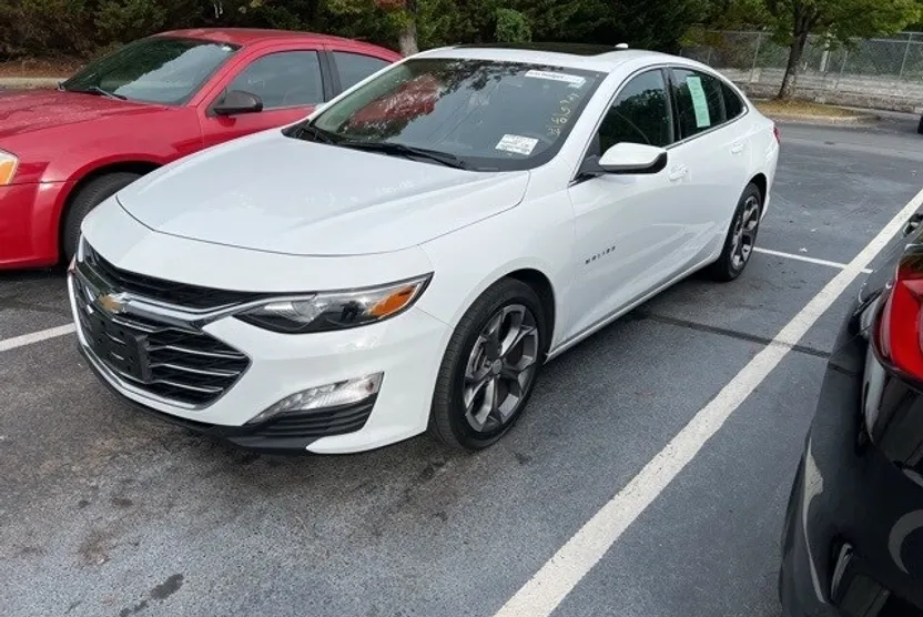 2024 Chevrolet Malibu 1LT photo 1