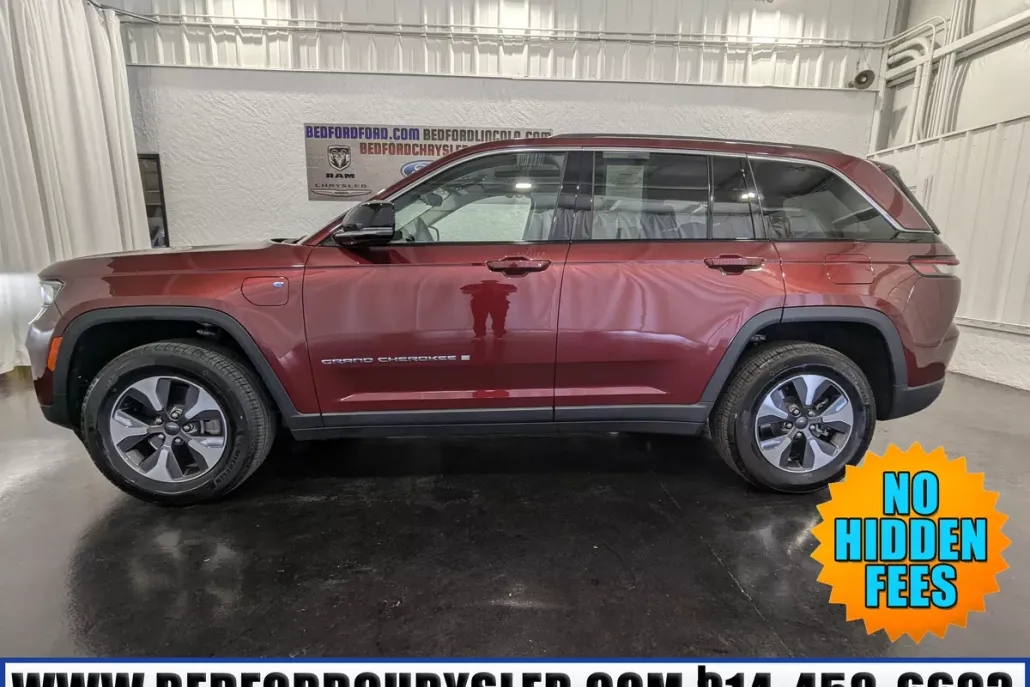 2023 Jeep Cherokee 4xe photo 1