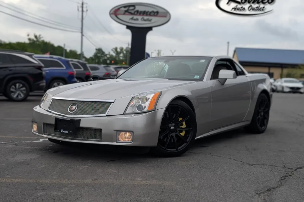 2006 Cadillac XLR photo 1