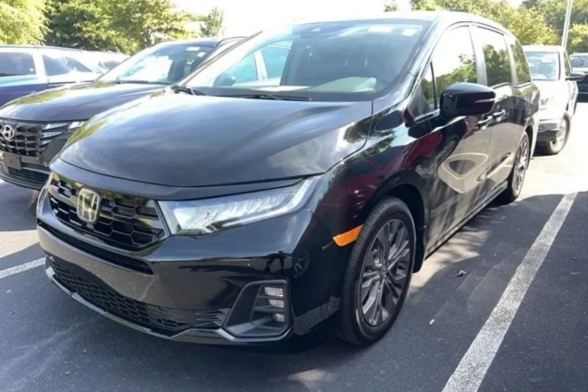 2025 Honda Odyssey Touring photo 1