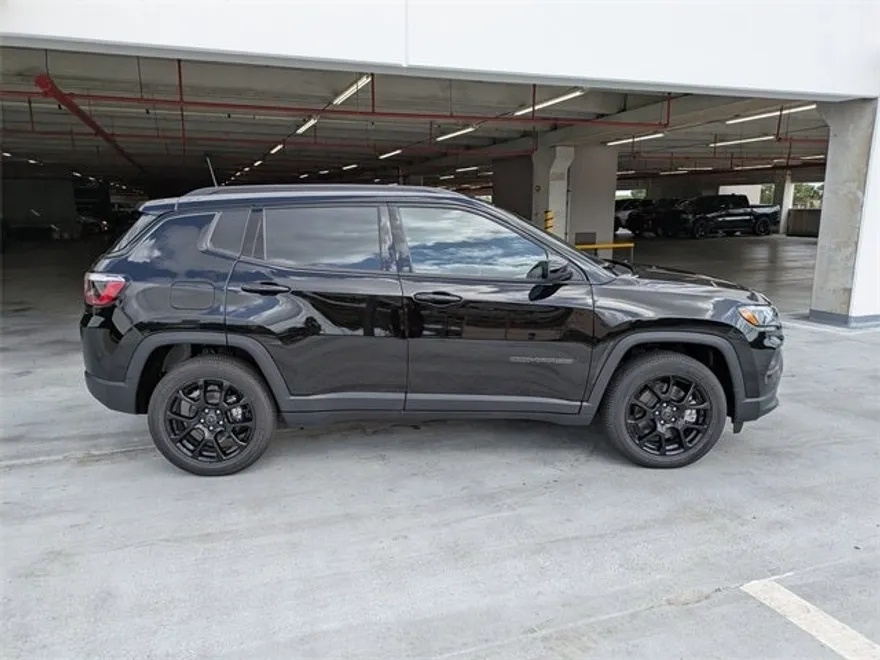 2026 Jeep Compass Latitude Altitude photo 1