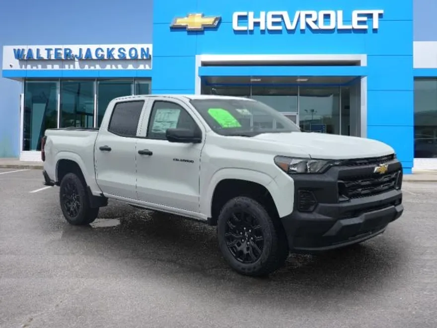 2025 Chevrolet Colorado LT photo 1