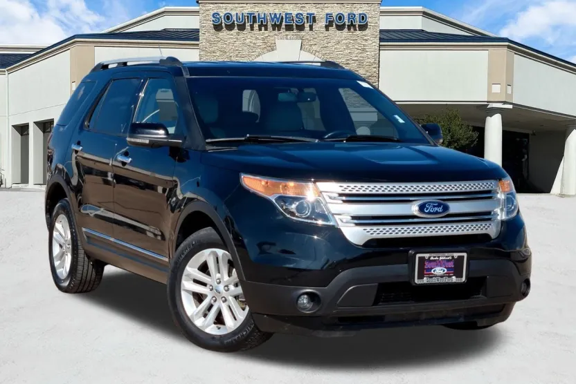 2013 Ford Explorer XLT photo 1