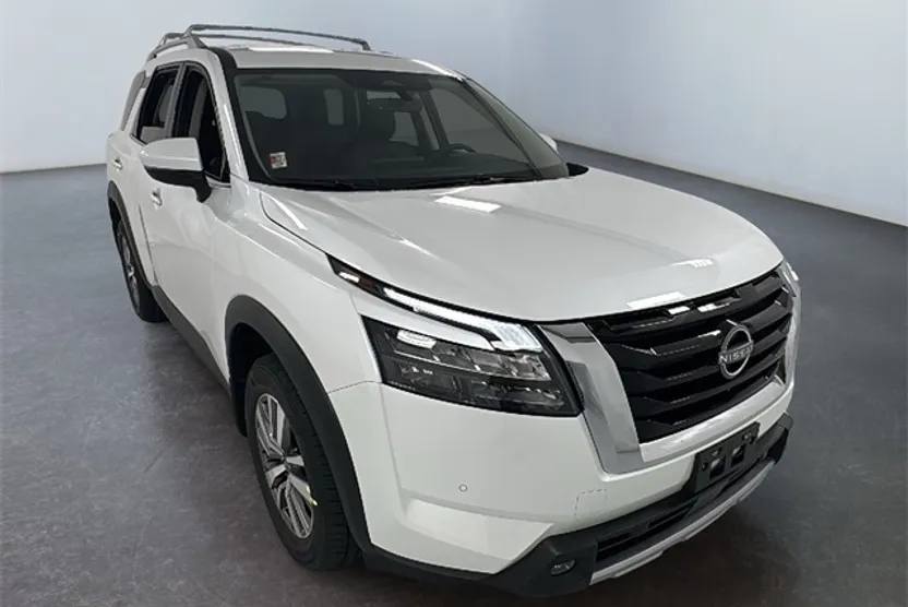 2025 Nissan Pathfinder SL photo 1