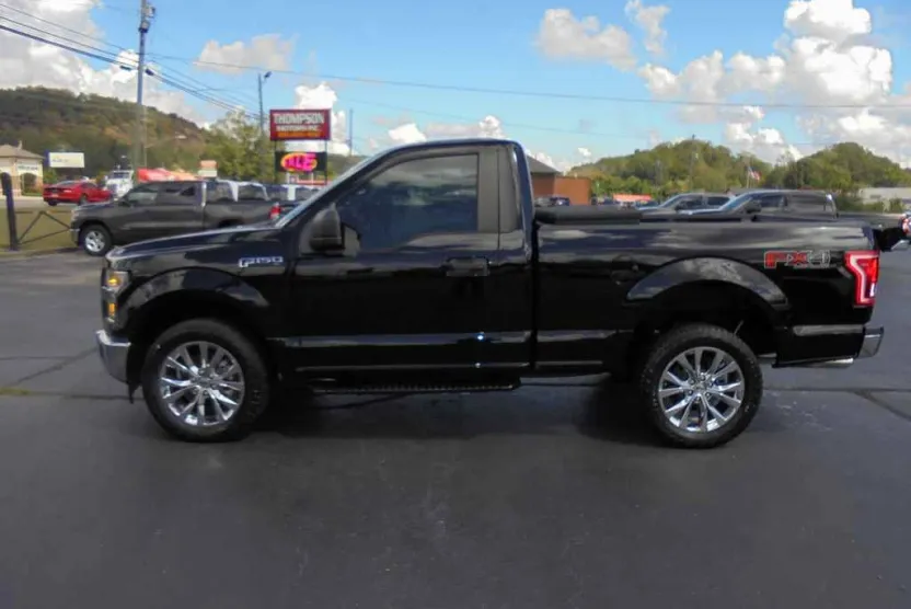 2017 Ford F-150 XL FX4 photo 1