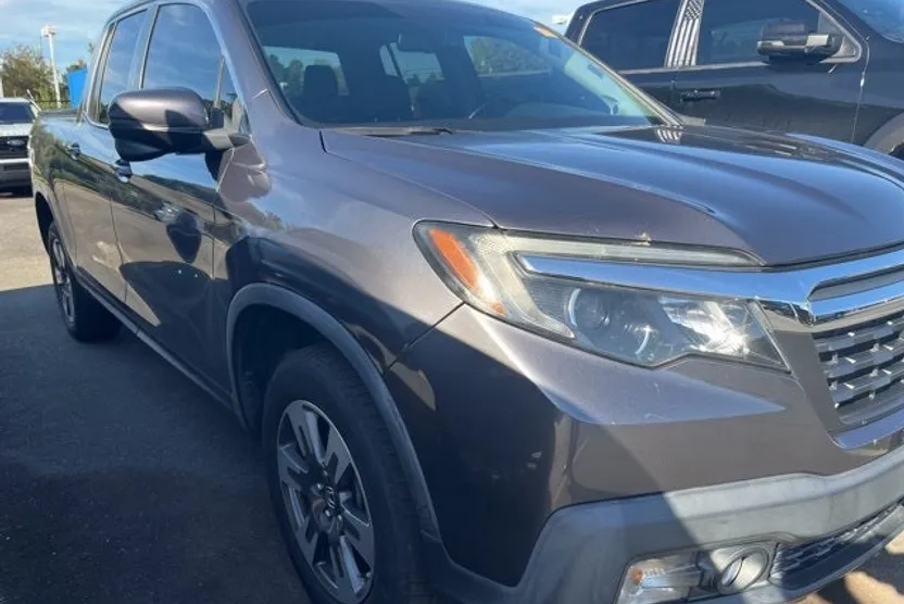 2017 Honda Ridgeline RTL-T photo 1