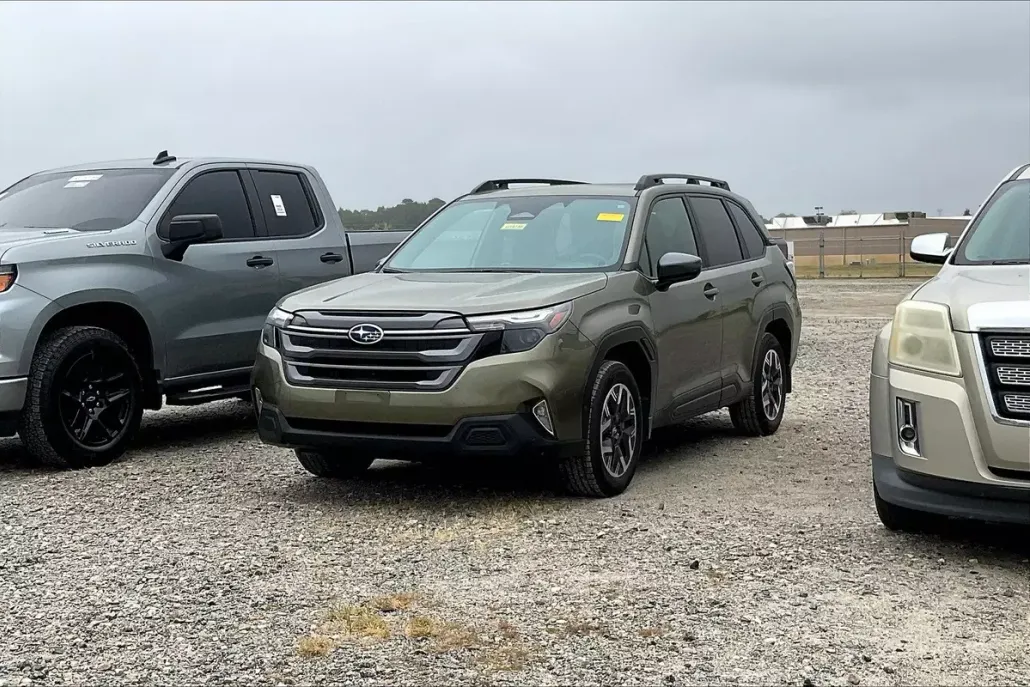 2025 Subaru Forester Premium Base photo 1