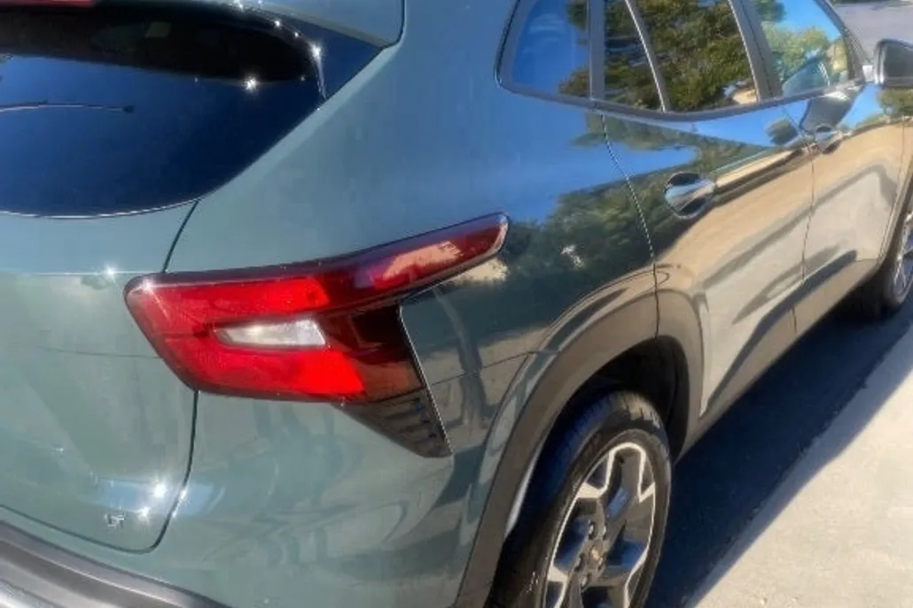 2025 Chevrolet Trax LT photo 1