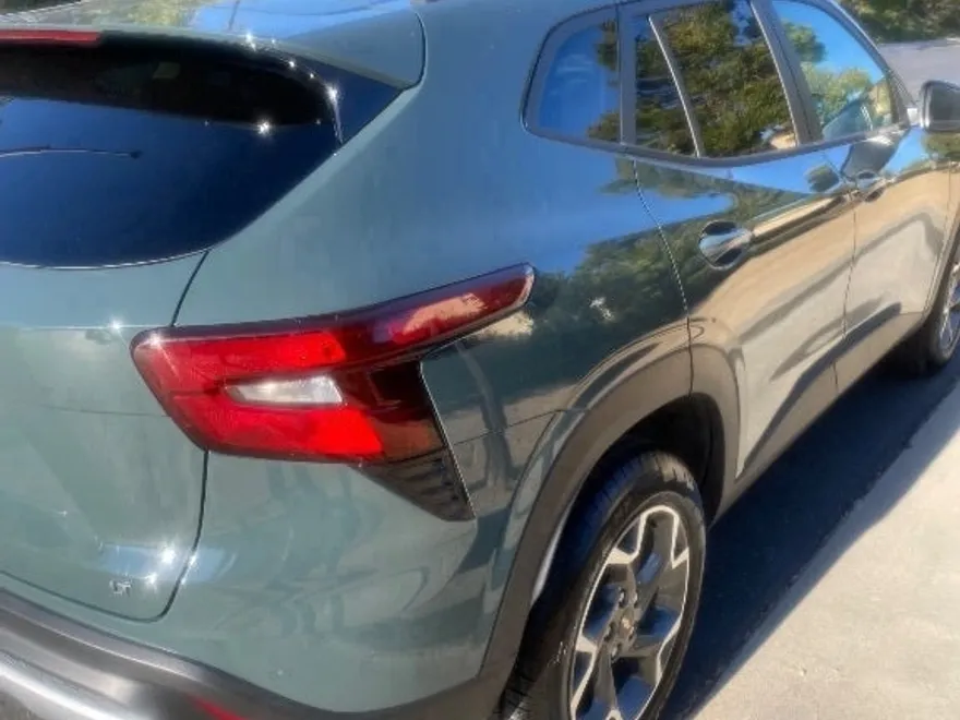 2025 Chevrolet Trax LT photo 1