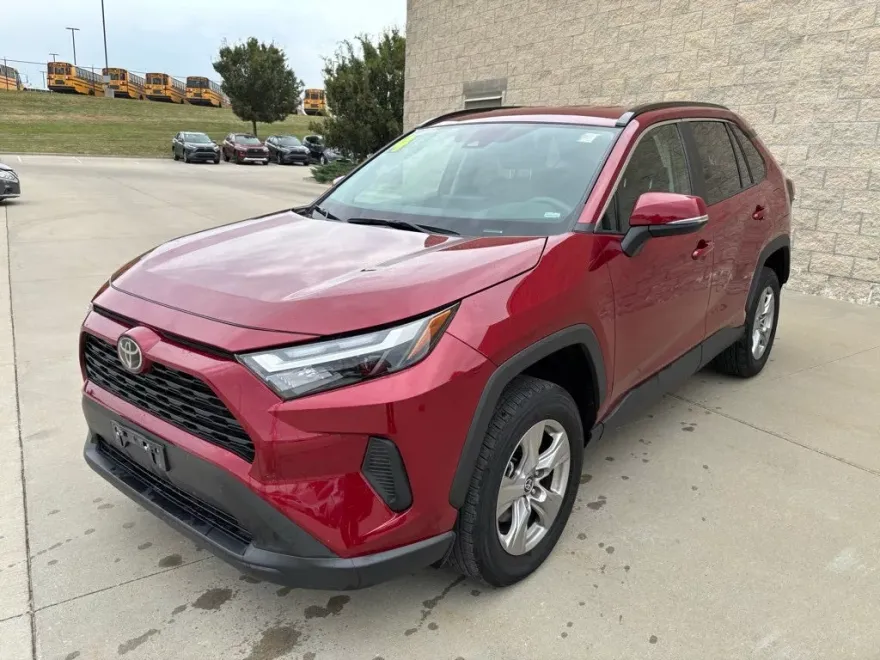 2025 Toyota RAV4 XLE photo 1