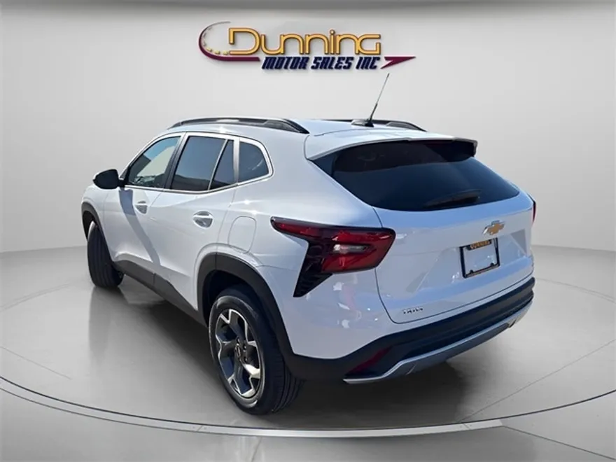 2026 Chevrolet Trax LT photo 1