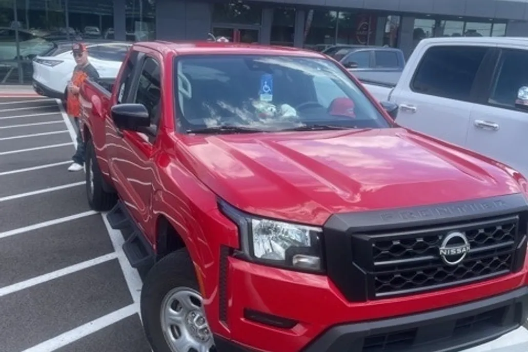 2022 Nissan Frontier S photo 1
