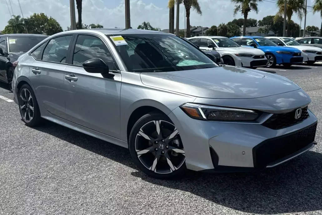 2025 Honda Civic Hybrid Sport Touring photo 1