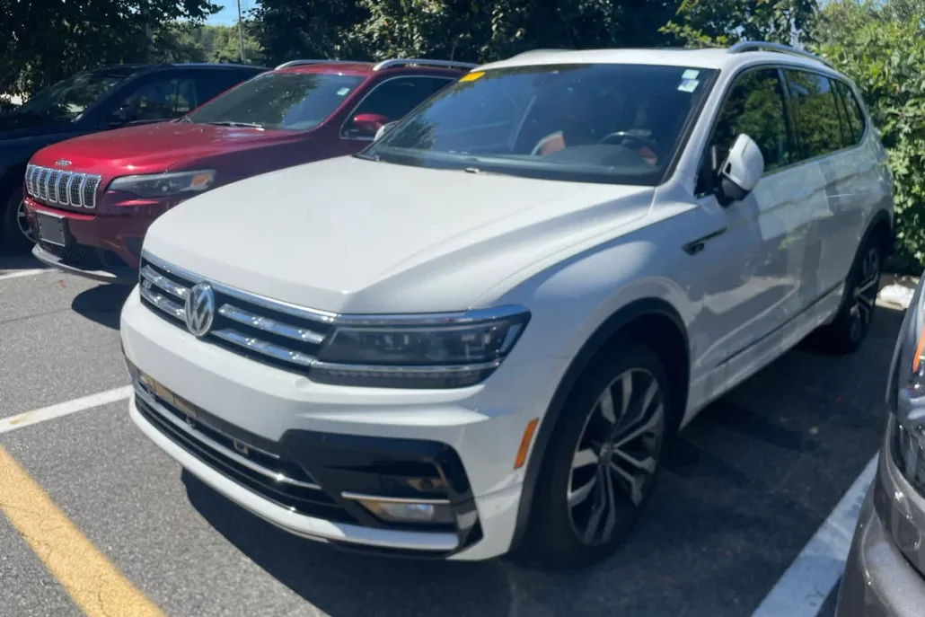 2020 Volkswagen Tiguan SEL Premium R-Line photo 1