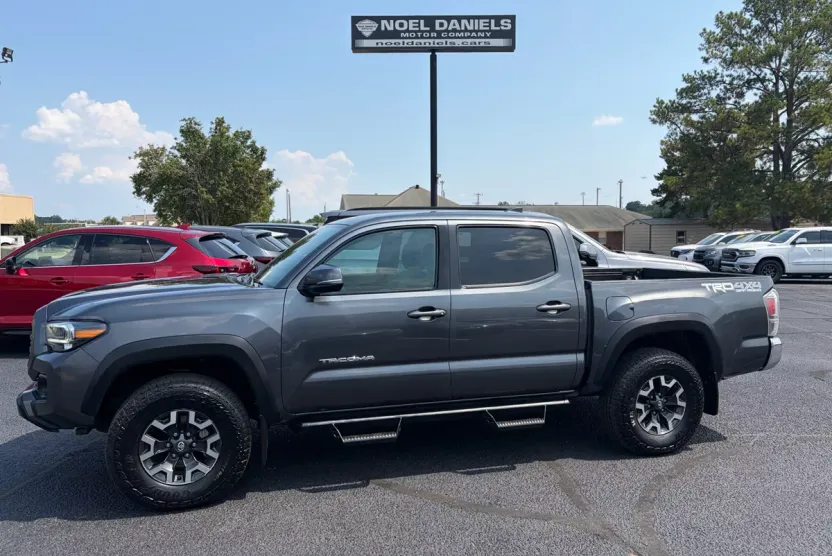 2021 Toyota Tacoma TRD Sport Double Cab 4x4 V6 photo 1
