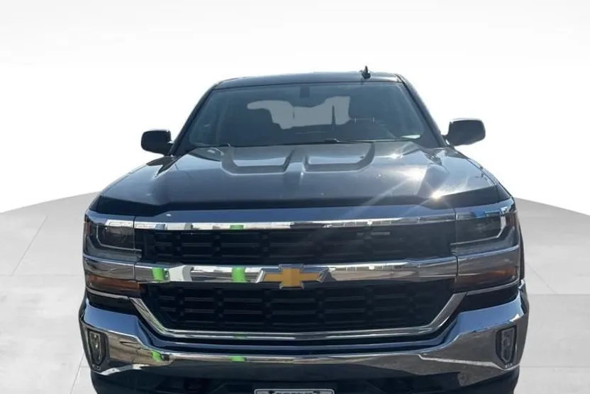 2018 Chevrolet Silverado 1500 LT photo 1