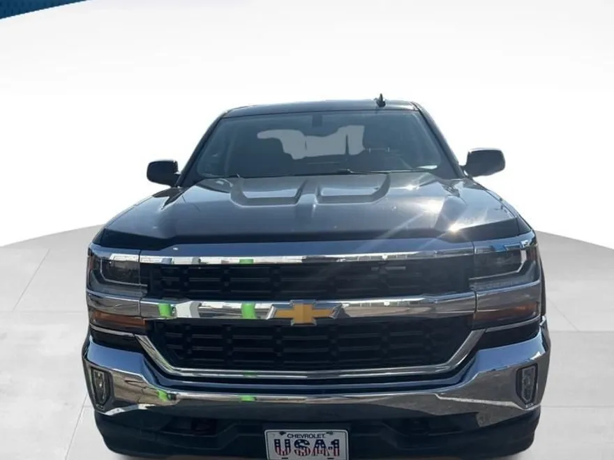 2018 Chevrolet Silverado 1500 LT photo 1
