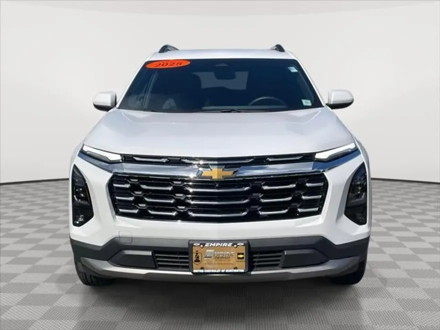 2025 Chevrolet Equinox LT photo 1