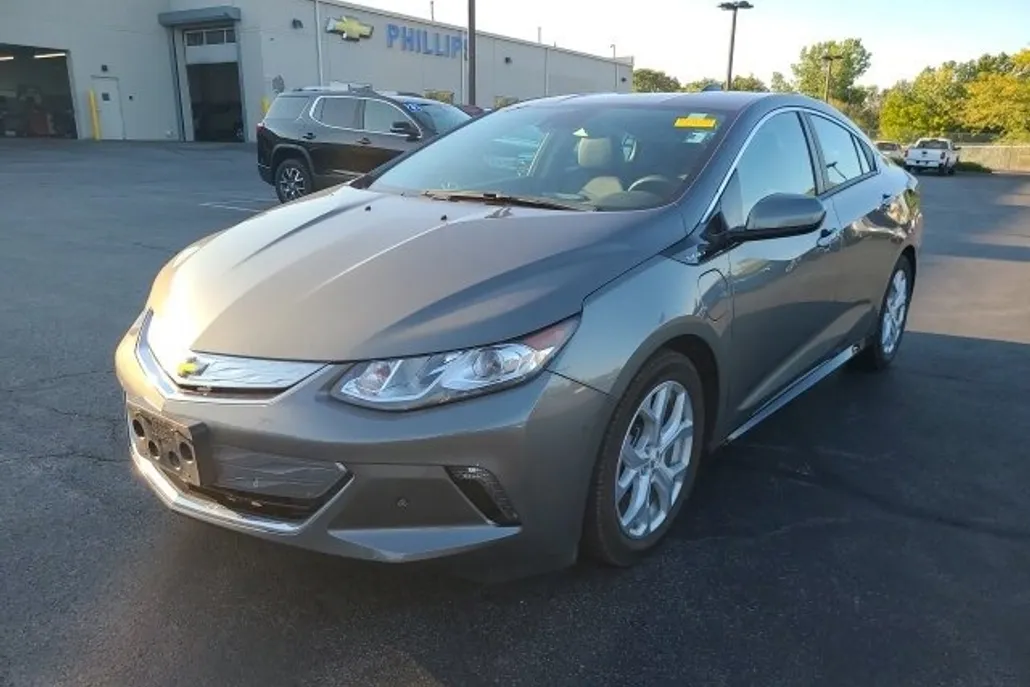 2017 Chevrolet Volt Premier photo 1