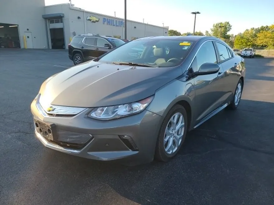 2017 Chevrolet Volt Premier photo 1