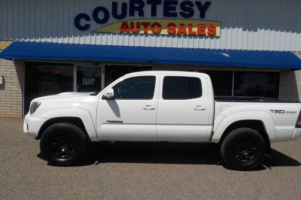 2014 Toyota Tacoma V6 SR5 photo 1