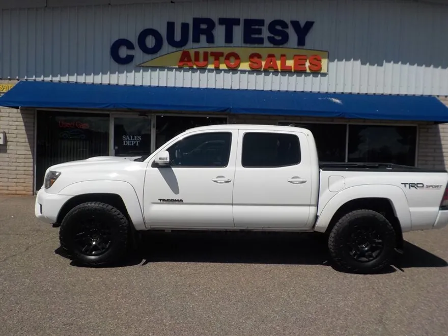2014 Toyota Tacoma V6 SR5 photo 1