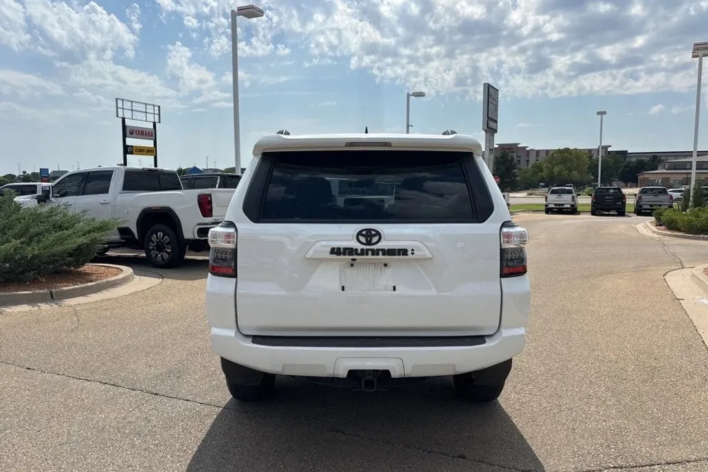 2023 Toyota 4Runner SR5 Premium photo 1