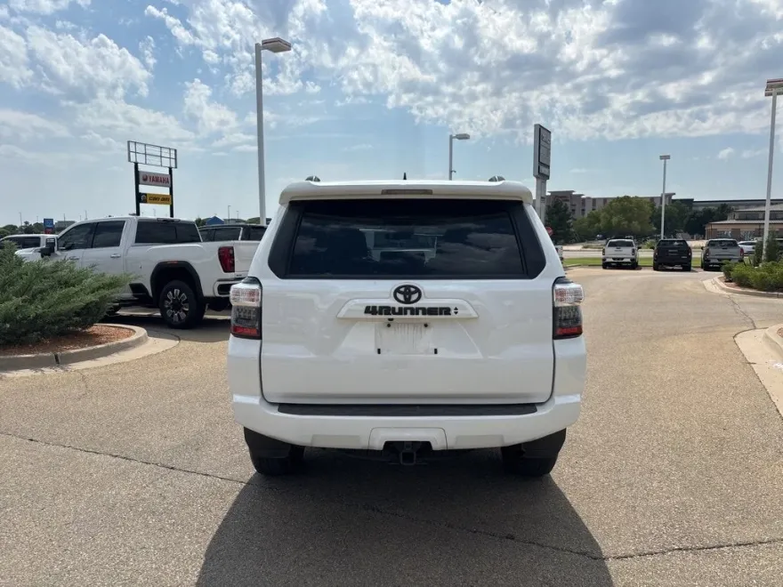 2023 Toyota 4Runner SR5 Premium photo 1