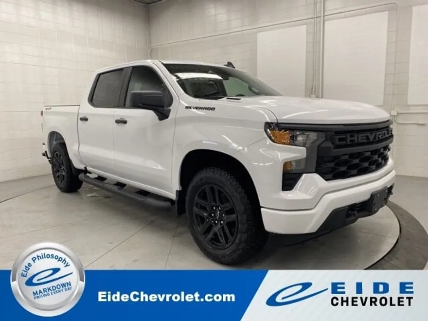 2025 Chevrolet Silverado 1500 Custom photo 1