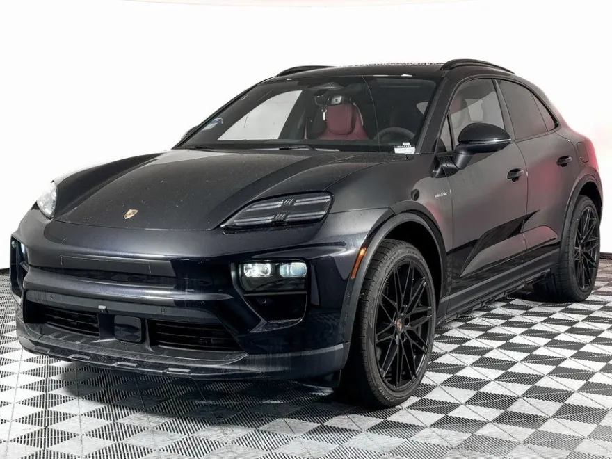 2024 Porsche Macan Electric 4 photo 1