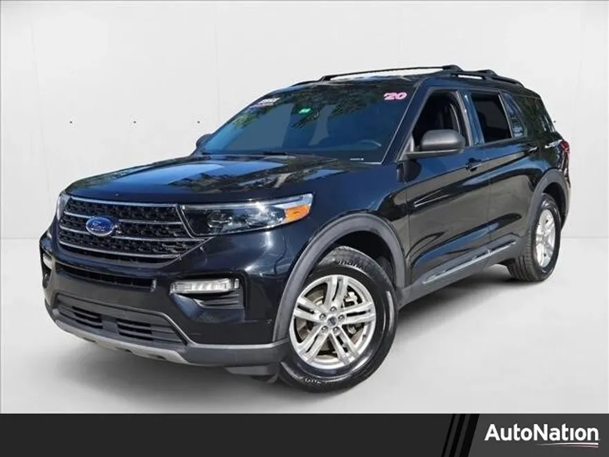 2020 Ford Explorer XLT photo 1