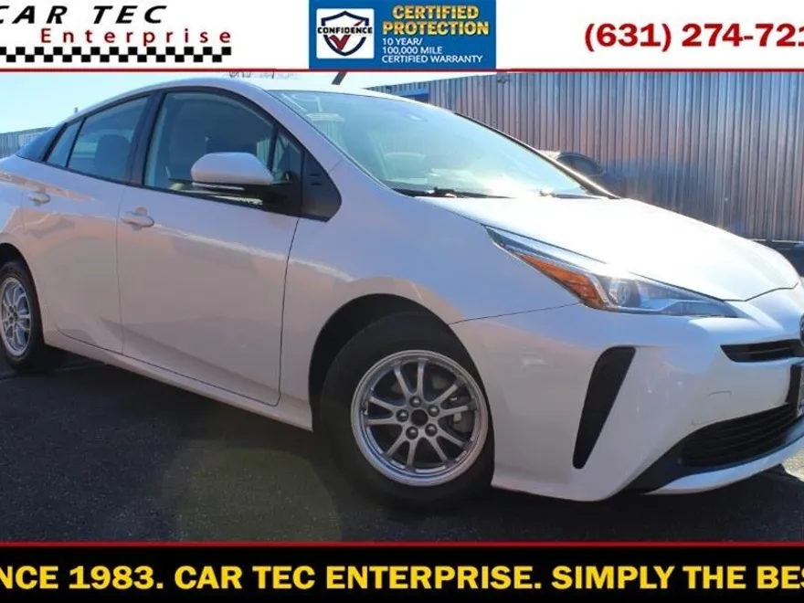 2019 Toyota Prius L Eco photo 1