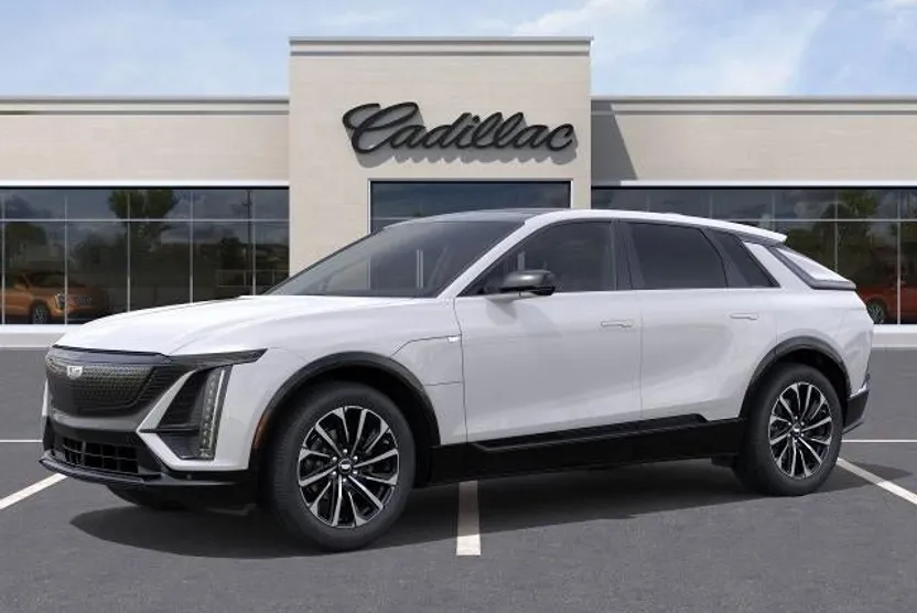 2025 Cadillac Lyriq Sport photo 1