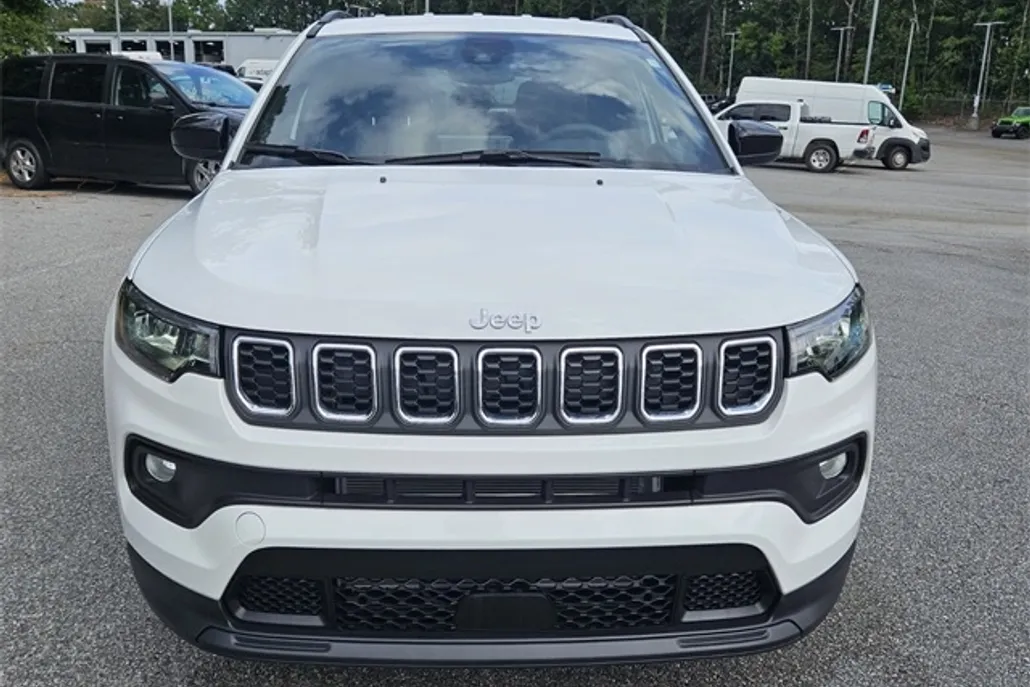 2025 Jeep Compass Latitude photo 1