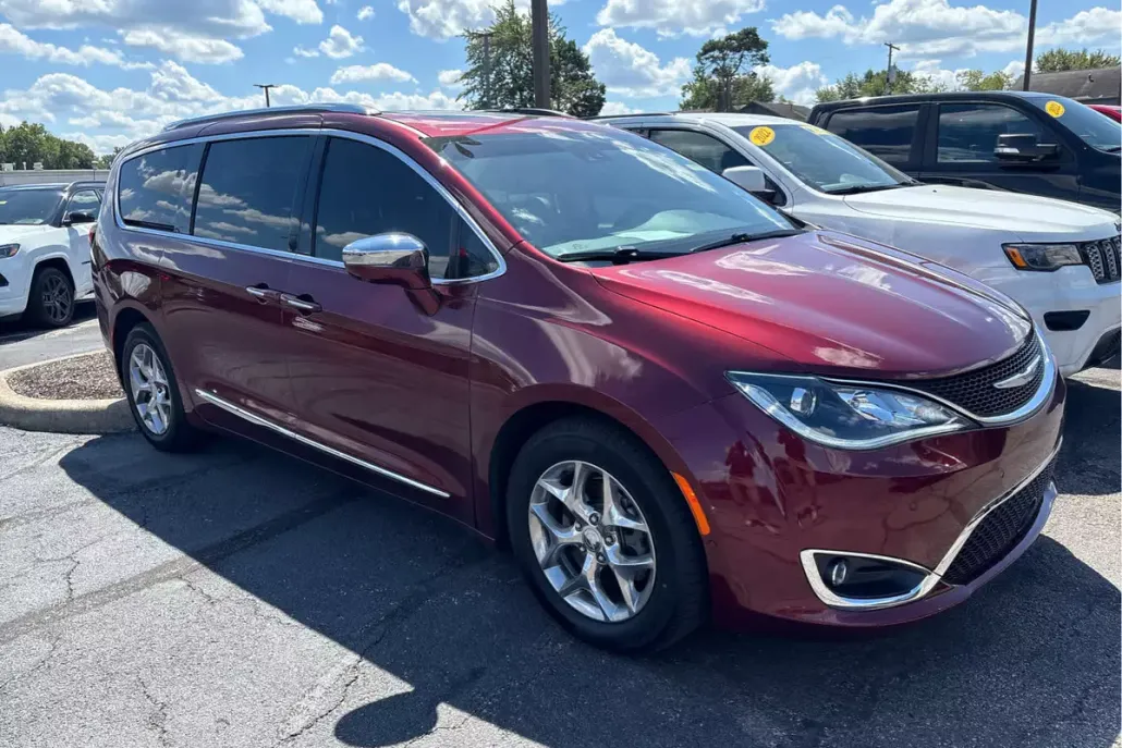 2018 Chrysler Pacifica Limited photo 1