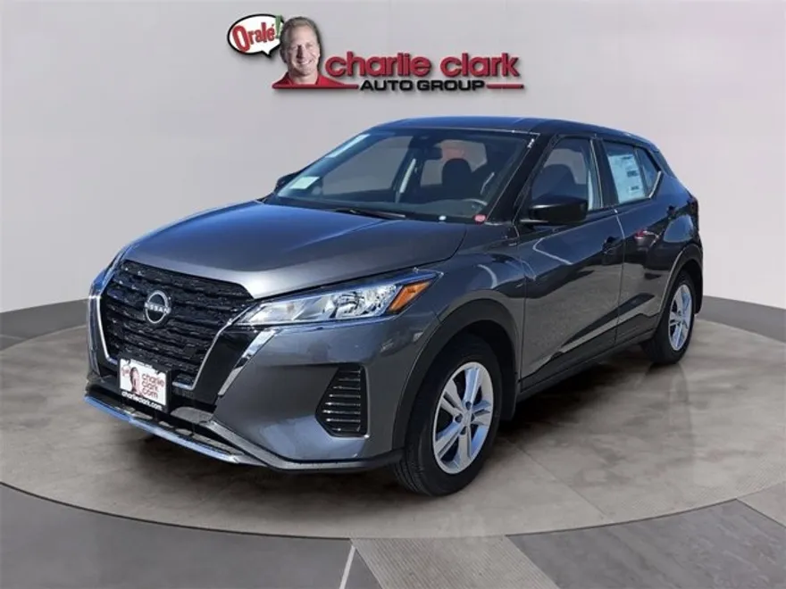 2025 Nissan Kicks Play S photo 1